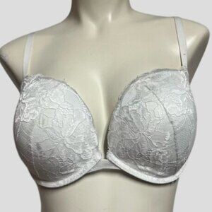 𝅺💕2/$35💕La Senza Beyond Sexy Classic Plunge White Lace Bra 32DDD